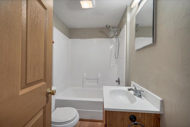 3125 BREEZEWOOD LANE, Neenah, WI 54956