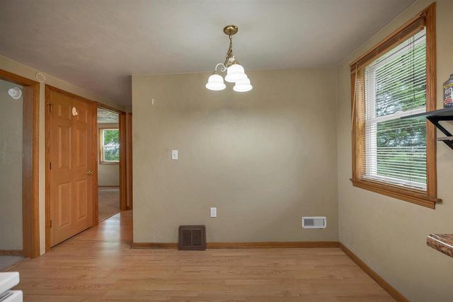 3125 BREEZEWOOD LANE, Neenah, WI 54956