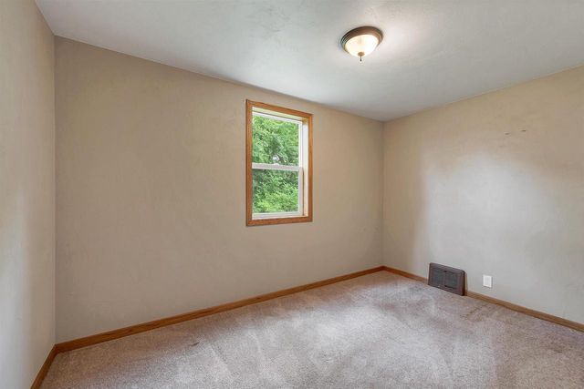 3125 BREEZEWOOD LANE, Neenah, WI 54956