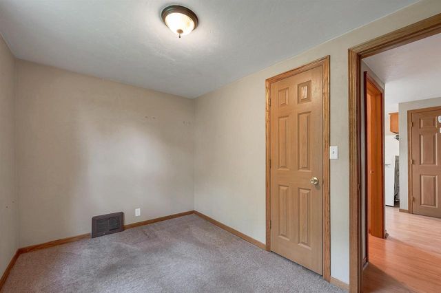 3125 BREEZEWOOD LANE, Neenah, WI 54956