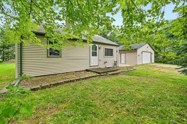 3125 BREEZEWOOD LANE, Neenah, WI 54956
