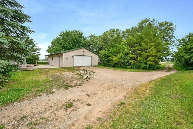 3125 BREEZEWOOD LANE, Neenah, WI 54956