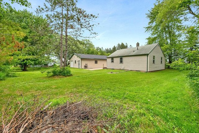 3125 BREEZEWOOD LANE, Neenah, WI 54956