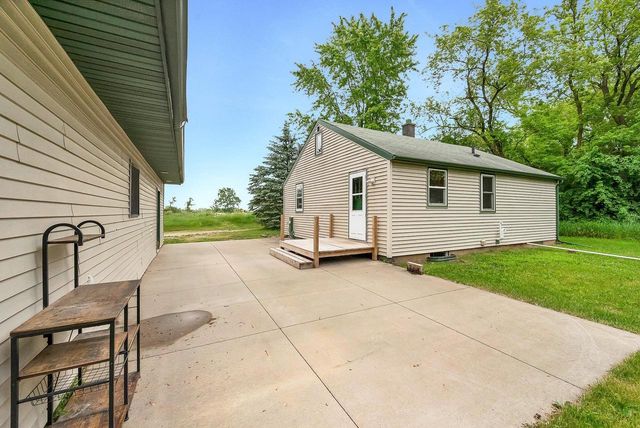 3125 BREEZEWOOD LANE, Neenah, WI 54956