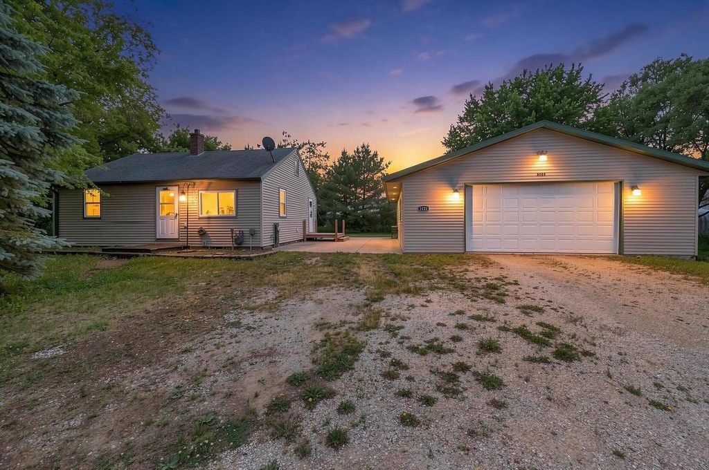 3125 BREEZEWOOD LANE, Neenah, WI 54956