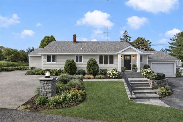 26 Chardon Drive, Portsmouth, RI 02871