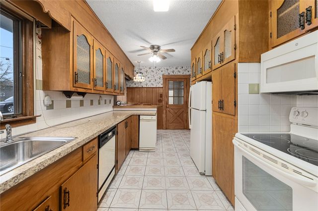 26 Chardon Drive, Portsmouth, RI 02871