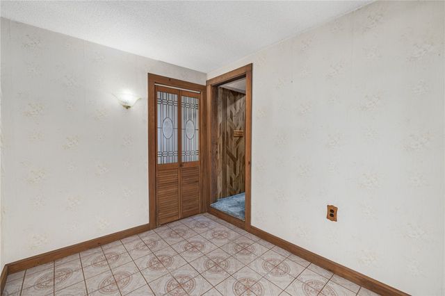 26 Chardon Drive, Portsmouth, RI 02871