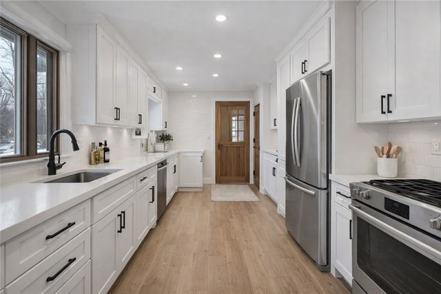 26 Chardon Drive, Portsmouth, RI 02871