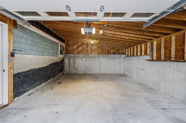 26 Chardon Drive, Portsmouth, RI 02871