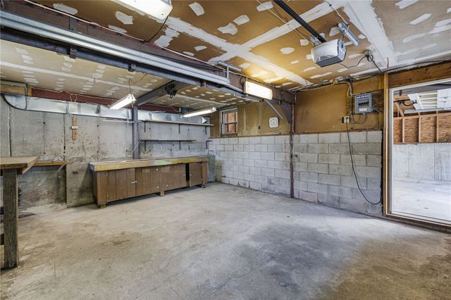 26 Chardon Drive, Portsmouth, RI 02871