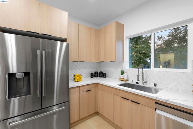 392 E McKinley Ave, Sunnyvale, CA 94086
