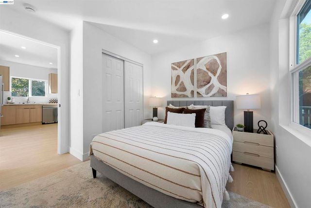 392 E McKinley Ave, Sunnyvale, CA 94086