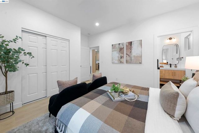 392 E McKinley Ave, Sunnyvale, CA 94086