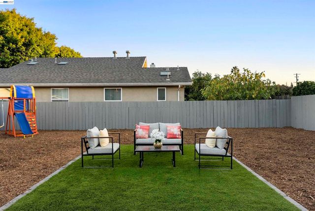 392 E McKinley Ave, Sunnyvale, CA 94086