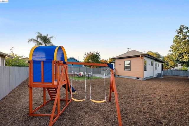 392 E McKinley Ave, Sunnyvale, CA 94086
