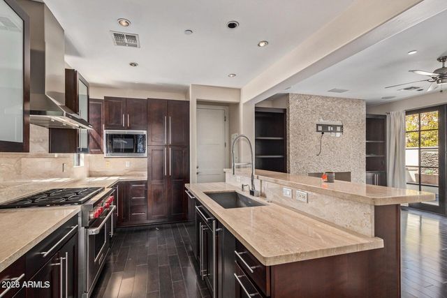 3510 E LAKEWOOD Parkway W 101, Phoenix, AZ 85048