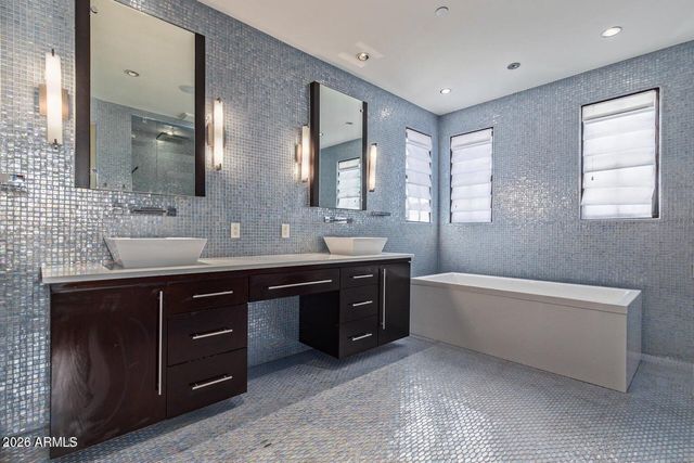 3510 E LAKEWOOD Parkway W 101, Phoenix, AZ 85048