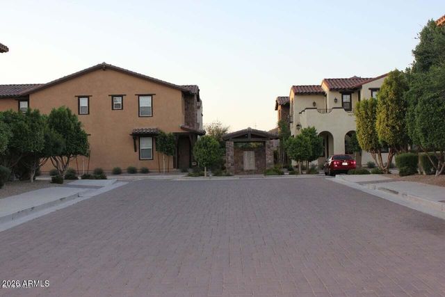 3510 E LAKEWOOD Parkway W 101, Phoenix, AZ 85048