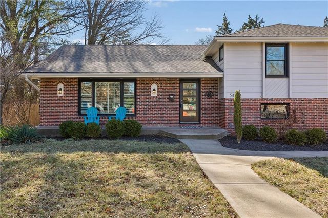 5415 W 99th Terrace, Overland Park, KS 66207
