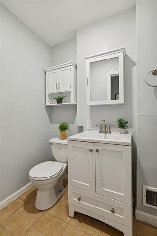 5415 W 99th Terrace, Overland Park, KS 66207