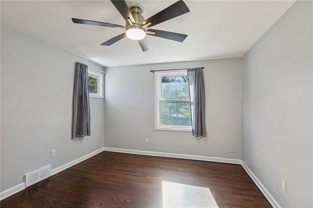 5415 W 99th Terrace, Overland Park, KS 66207