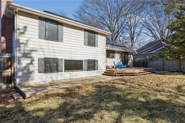 5415 W 99th Terrace, Overland Park, KS 66207