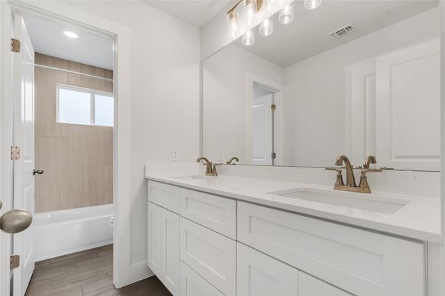 8500 Red Bottle Brush RD, Lago Vista, TX 78645