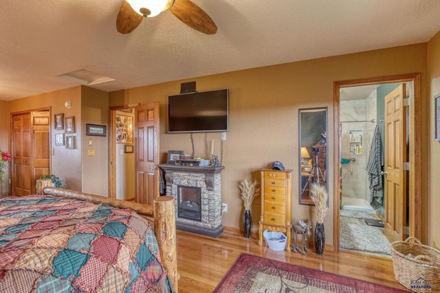 22318 LUCKY LN, Rapid City, SD 57701