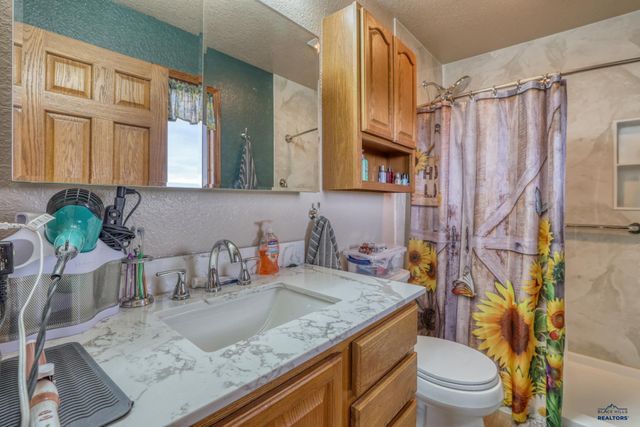 22318 LUCKY LN, Rapid City, SD 57701