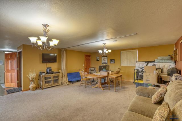 22318 LUCKY LN, Rapid City, SD 57701