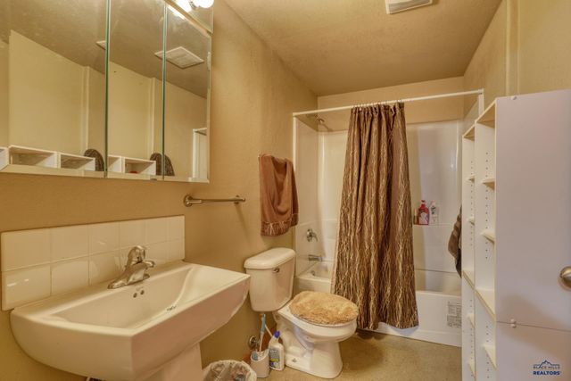 22318 LUCKY LN, Rapid City, SD 57701