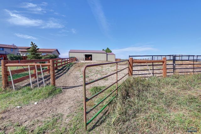 22318 LUCKY LN, Rapid City, SD 57701