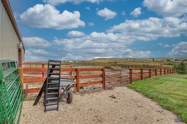 22318 LUCKY LN, Rapid City, SD 57701