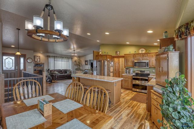 22318 LUCKY LN, Rapid City, SD 57701