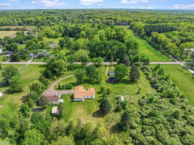 2445 E Lake Road, Clio, MI 48420