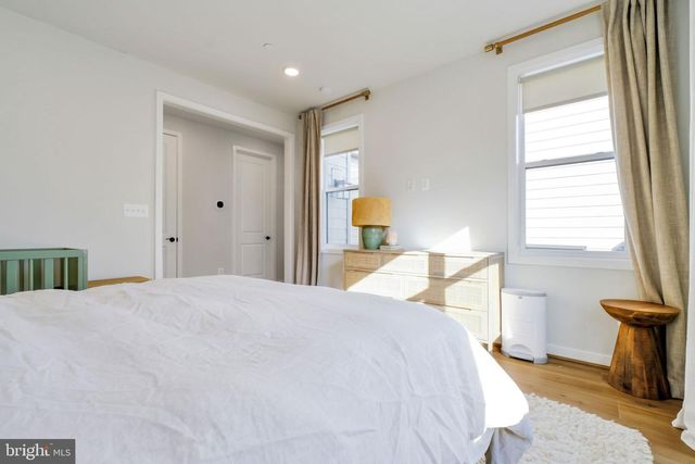 4937 EISENHOWER AVE, Alexandria, VA 22304