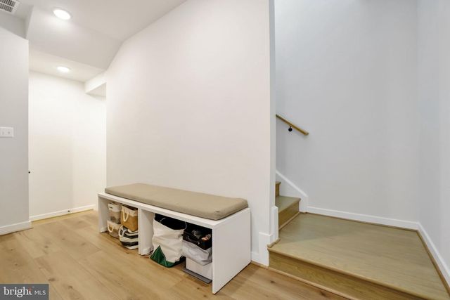 4937 EISENHOWER AVE, Alexandria, VA 22304