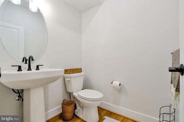 4937 EISENHOWER AVE, Alexandria, VA 22304