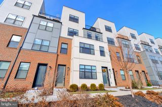 4937 EISENHOWER AVE, Alexandria, VA 22304