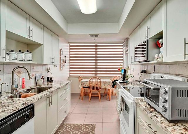 18031 Biscayne Bl 1004-3, Aventura, FL 33160