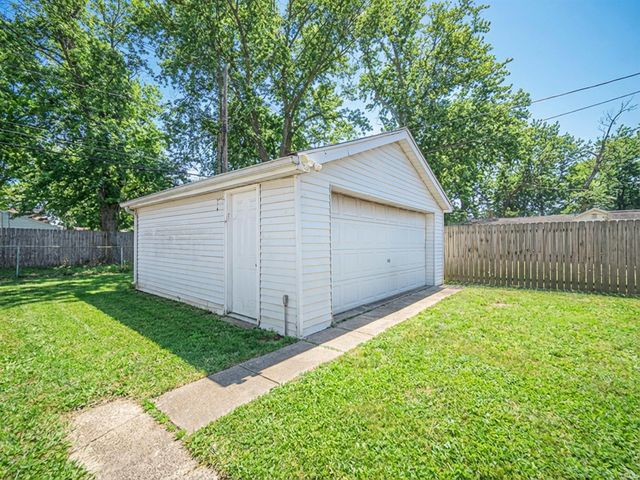 222 Kenmore Drive, Evansville, IN 47714