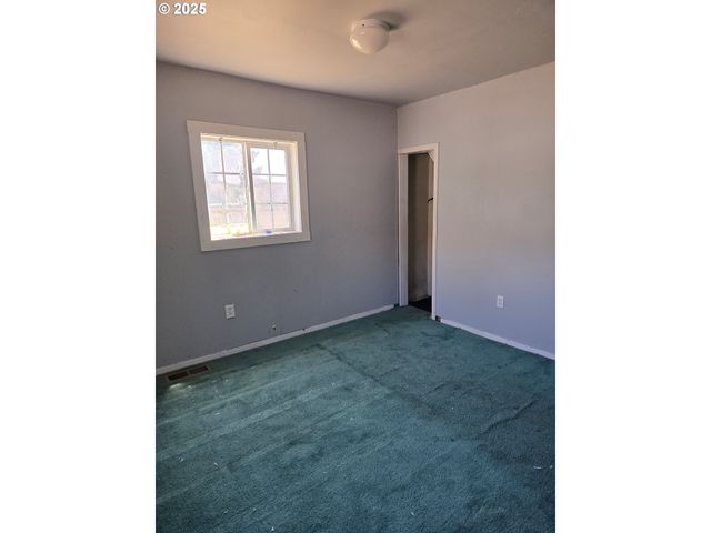 92367 E Rd, Astoria, OR 97103