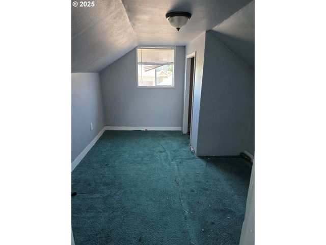92367 E Rd, Astoria, OR 97103