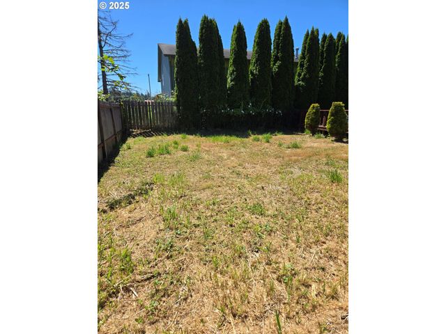92367 E Rd, Astoria, OR 97103