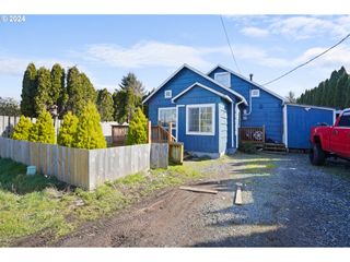 92367 E Rd, Astoria, OR 97103