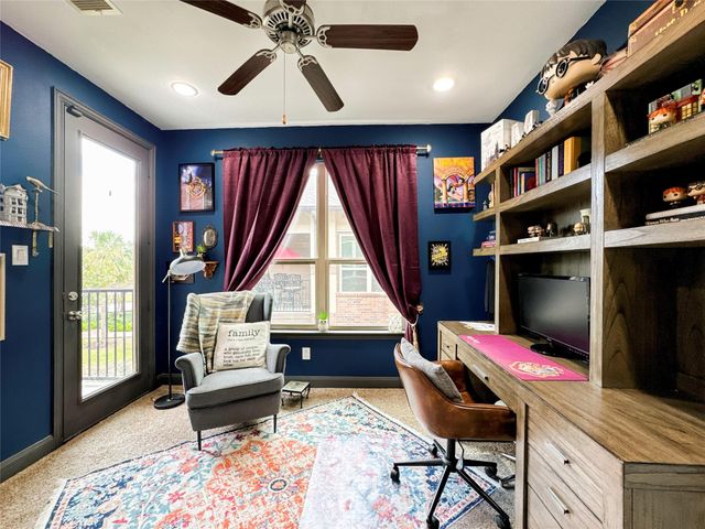 717 Via Lago, Webster, TX 77598