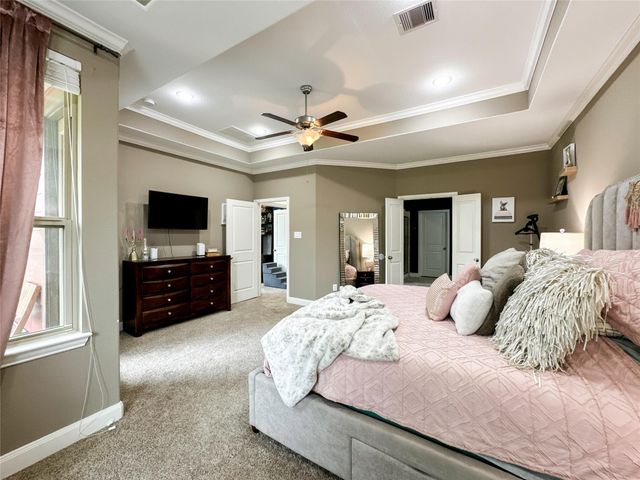 717 Via Lago, Webster, TX 77598
