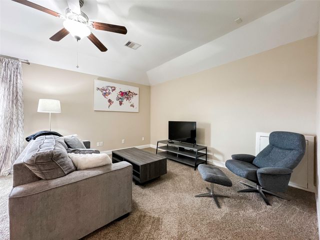 717 Via Lago, Webster, TX 77598