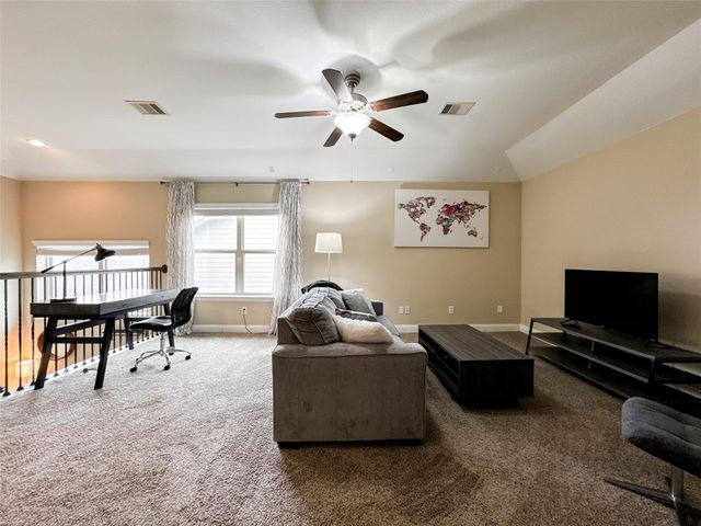 717 Via Lago, Webster, TX 77598